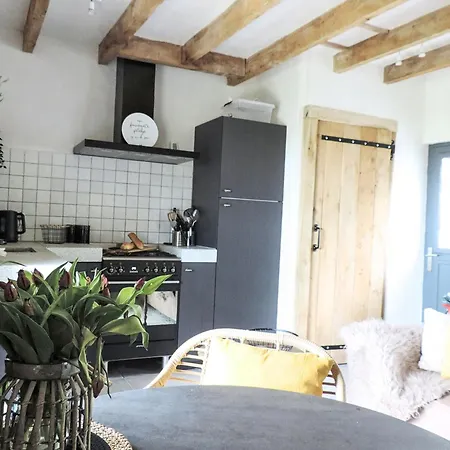 Vakantiehuis Medieval Charm Meets Valley Views In Aveyron Mur-de-Barrez